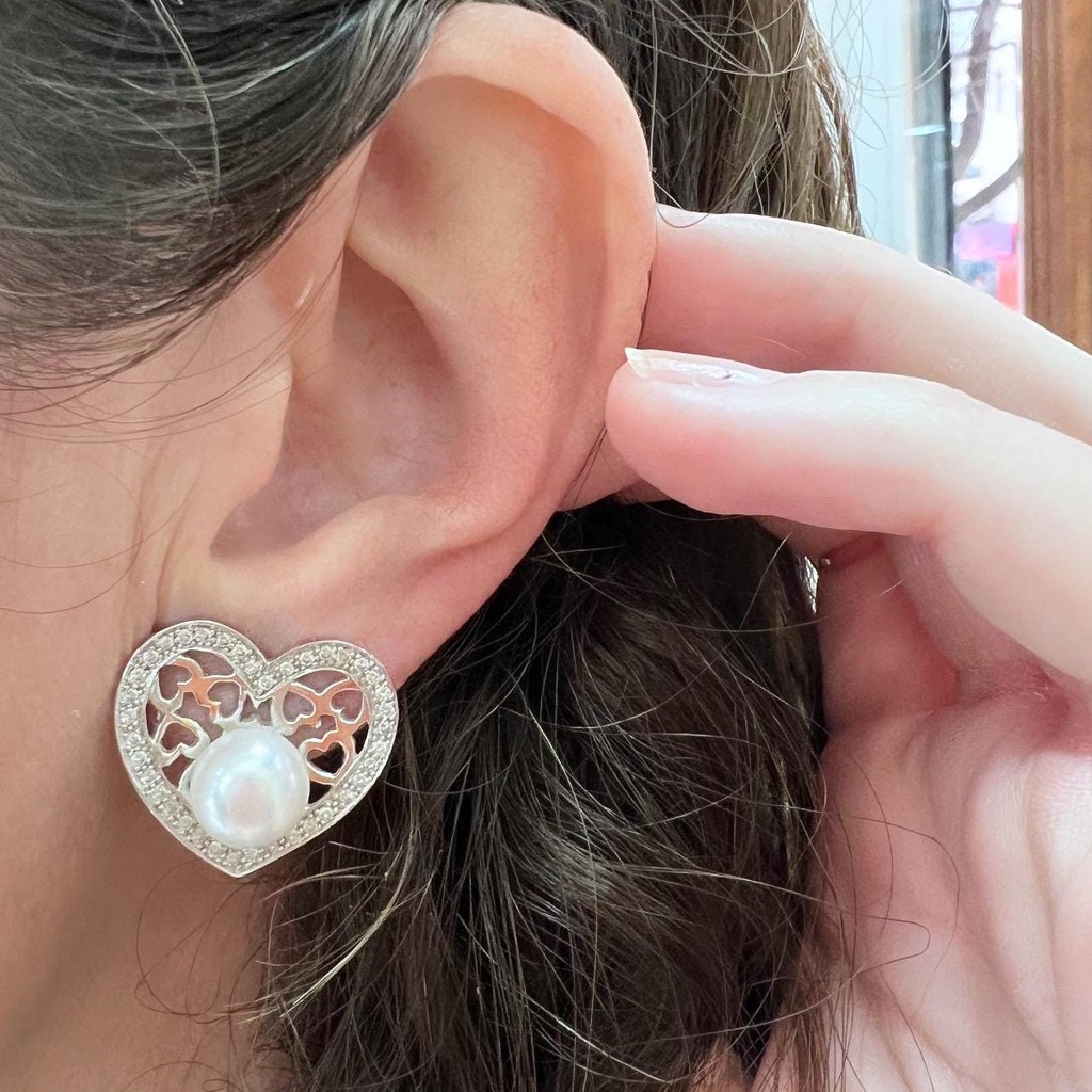 PENDIENTES en forma de Corazón con PERLAS CULTIVADAS Japonesas con cierre omega, Oro de 18 kilates