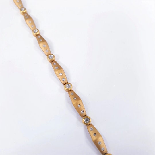 PULSERA de ORO Amarillo 18ky DIAMANTES de 0.29 Kilates en Total, Pulsera Oro Mujer y Brillantes, Brazalete de Oro de 18 Kilates y Diamantes 