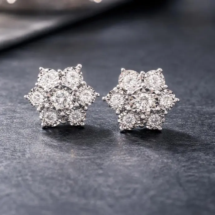 Pendiente Rosetón de Brillantes 0. 384 ct, en Oro Blanco de 18 k