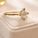 ANILLO Solitario Oro Amarillo de 18 Kilates y Circonita, ajustable a la medida que desee