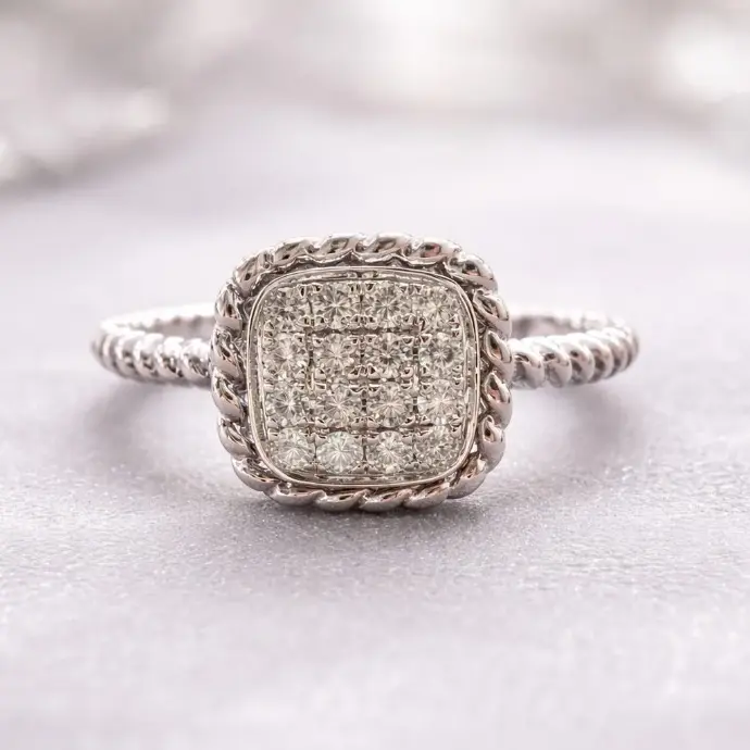 ANILLO forma Cuadrada con DIAMANTES y Oro Blanco 18 k