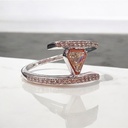 ANILLO  de Triángulo de Brillante y brillantes redondos alrededor, Anillo de Oro Blanco de 18 kilates