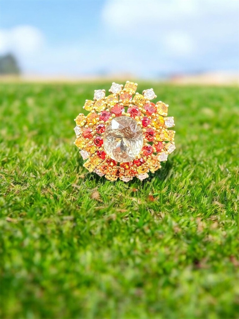 ANILLO Turmalina en forma Oval con zafiros de colores y brillantes, Anillo de Oro Amarillo 18 kl