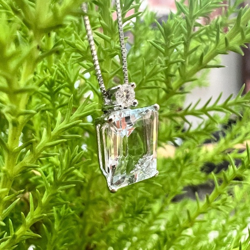 [Co123] Colgante Aguamarina Rectangular y Brillante con cadena en Oro Blanco 18 kilates