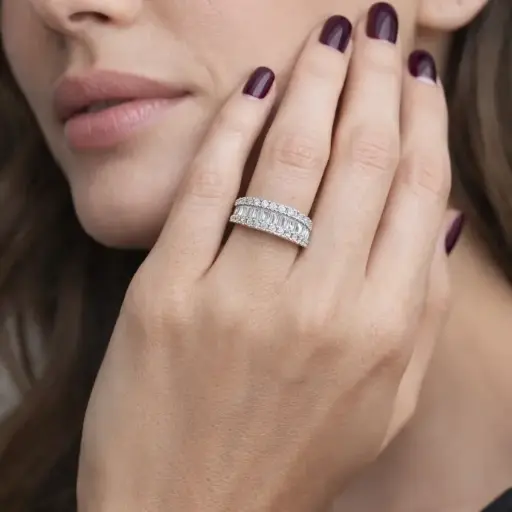 Precioso ANILLO Combinación de BRILLANTES Oro Blanco 18 Kilates