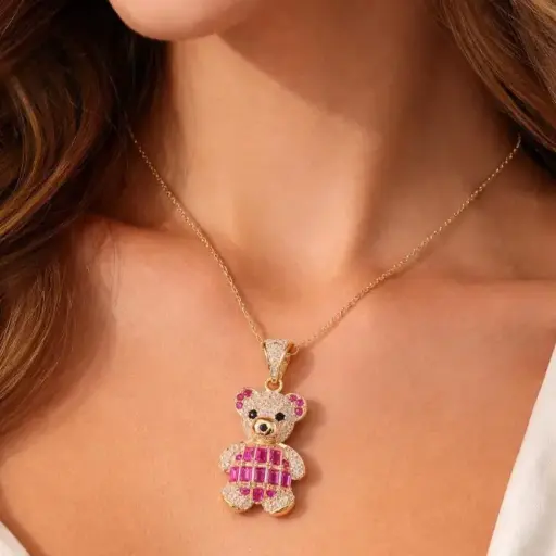 [Ca 47] COLGANTE Oso con Circonitas y Rubíes montado en Oro Amarillo de 18 kilates