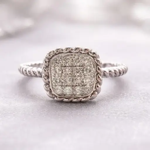 [An 219] ANILLO forma Cuadrada con DIAMANTES y Oro Blanco 18 k